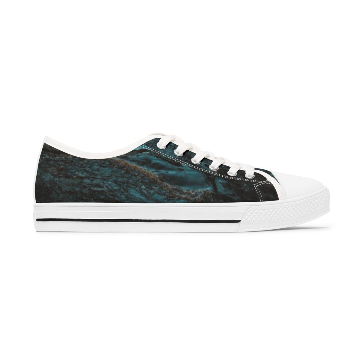 LW 123 Low Top Sneakers