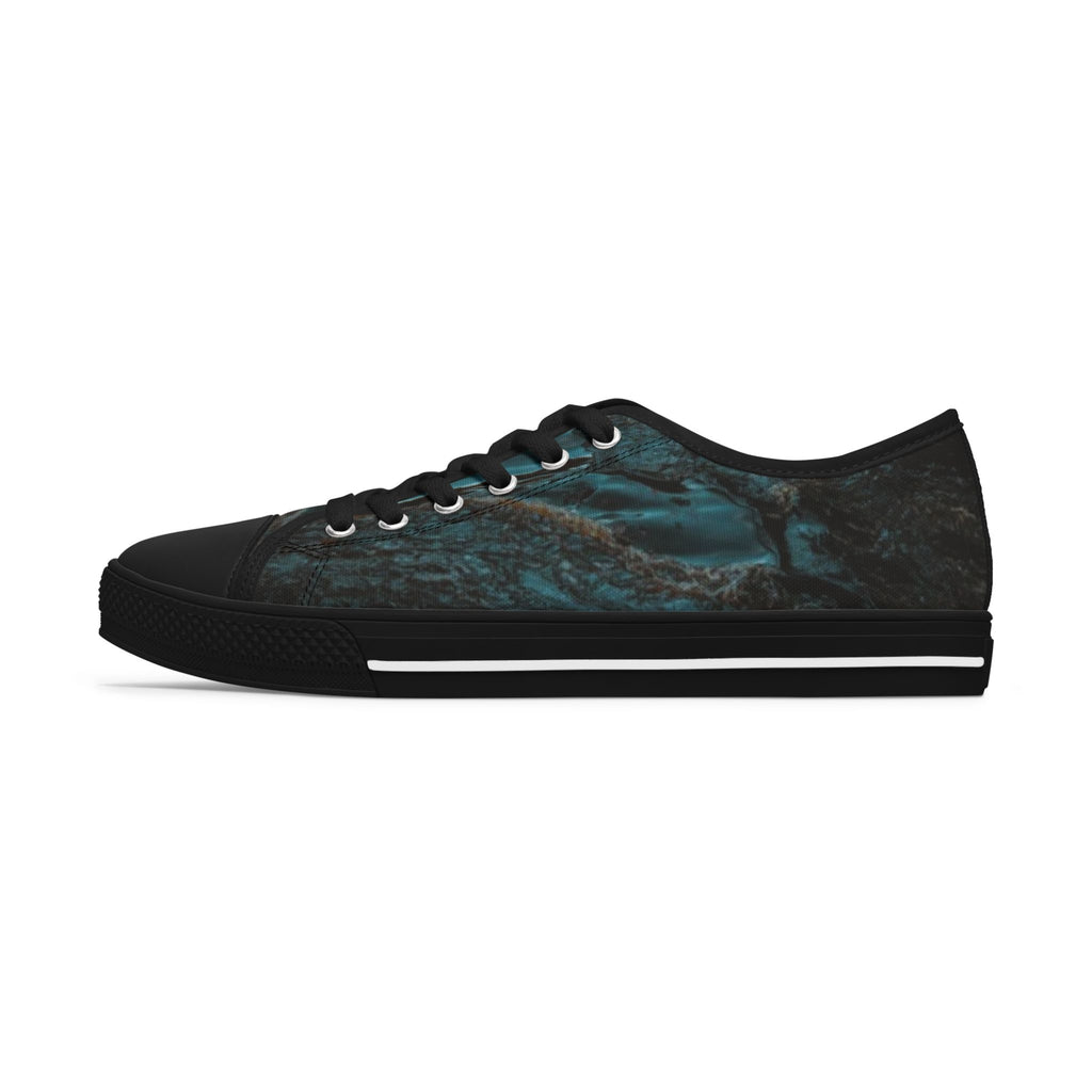 LW 123 Low Top Sneakers