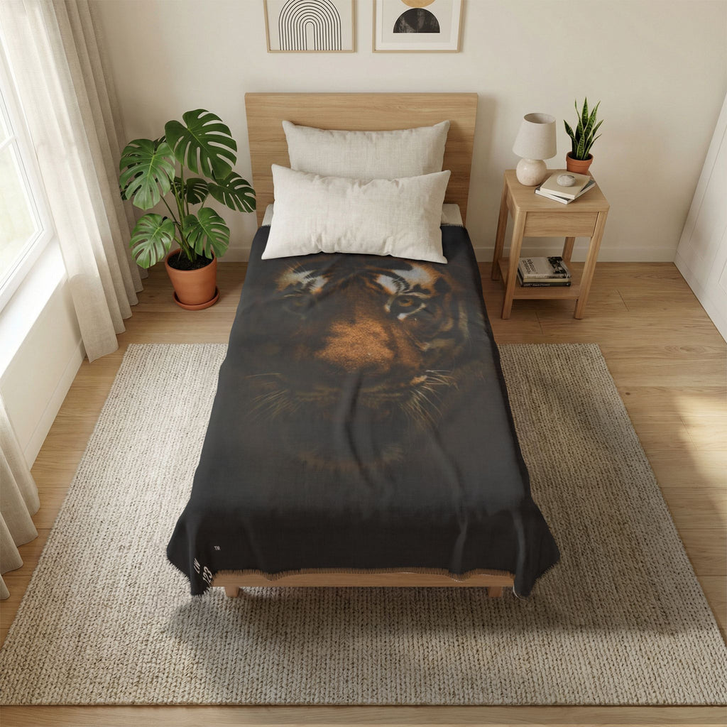 LW 123 Tiger Face Woven Coverlet – Dark Wildlife Bedspread