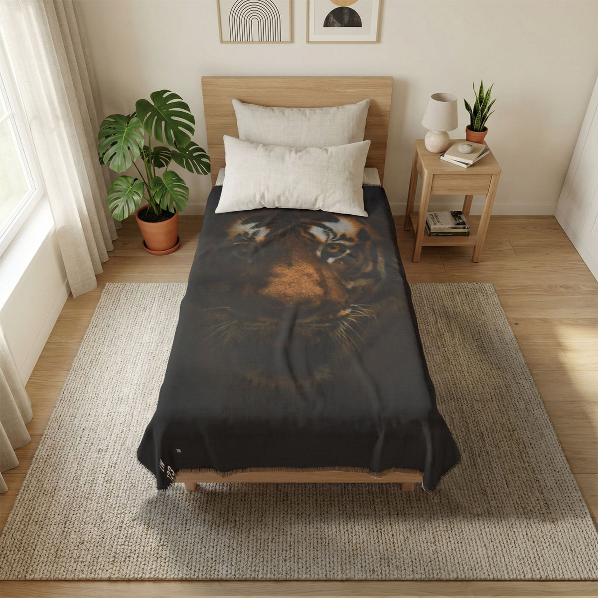 LW 123 Tiger Face Woven Coverlet – Dark Wildlife Bedspread