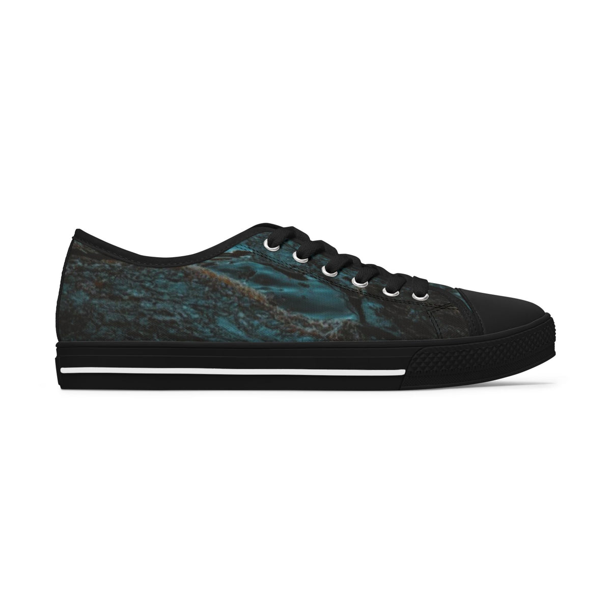 LW 123 Low Top Sneakers